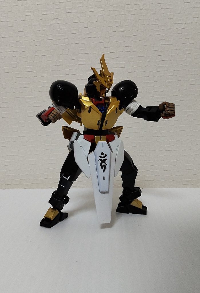 肩アーマーはGP羅刹の余剰パーツ、胸部はアニマリゼの余剰パーツから製作しました。