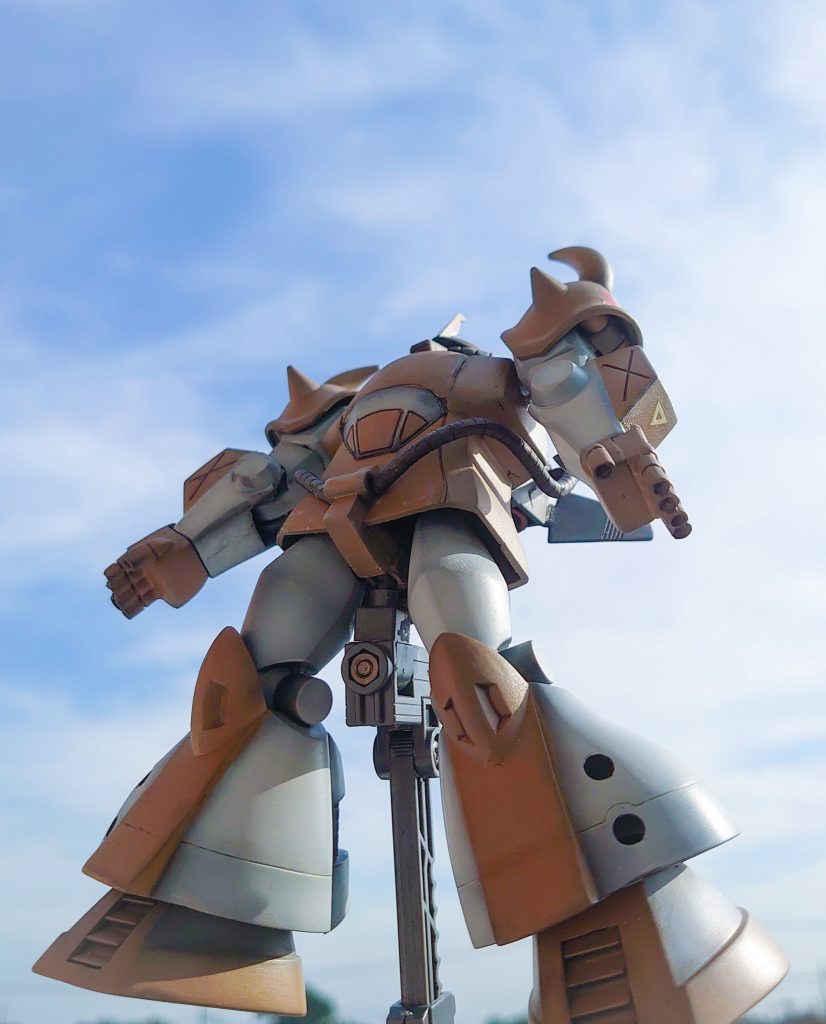 屋外その2 　下からの煽りで飛行してるイメージで