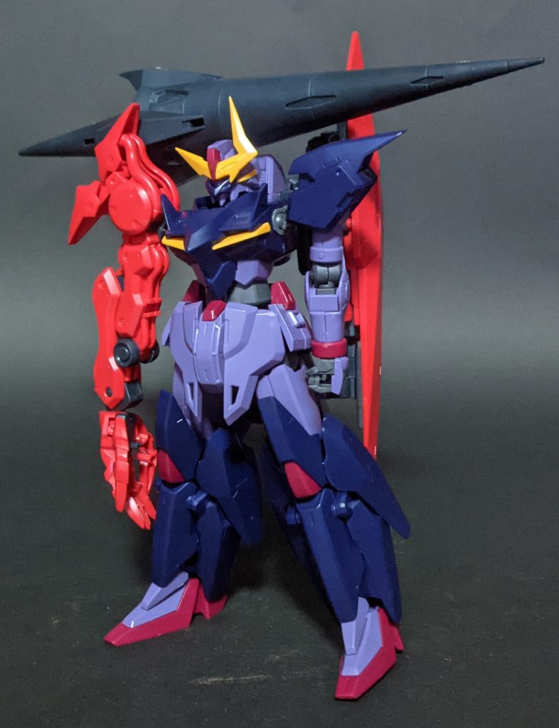 素組みして一番最初に思ったのが左腕の貧弱さでした。アニメのイメージしかもっと凄いイメージがあったのでここは手を加えたいと思い改造に踏み切りました。