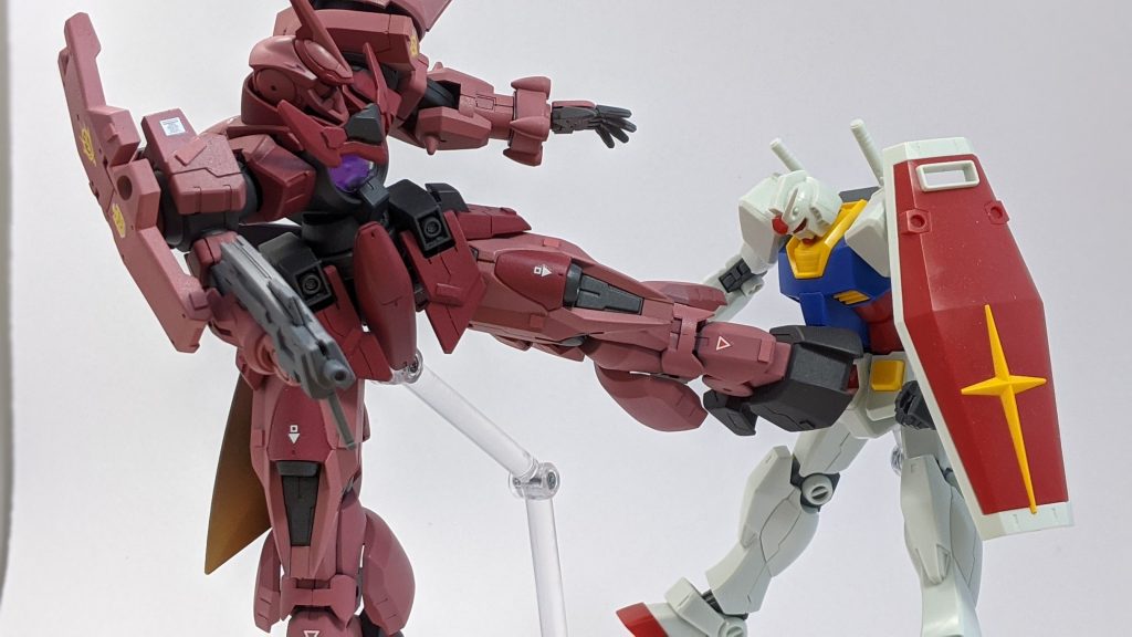 股関節を改造したのでキックもできる(Oガンダムがなかったのでファーストで代用)