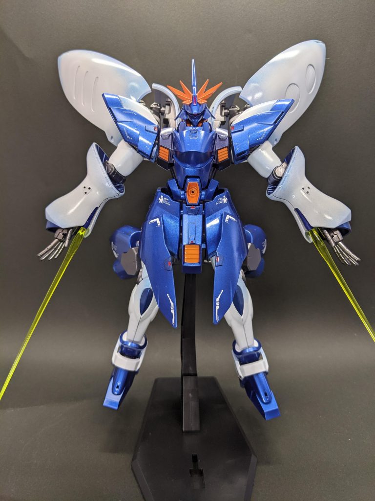 キュベレイの大型バインダーを肩裏に装備し、推進力をアップした機体。