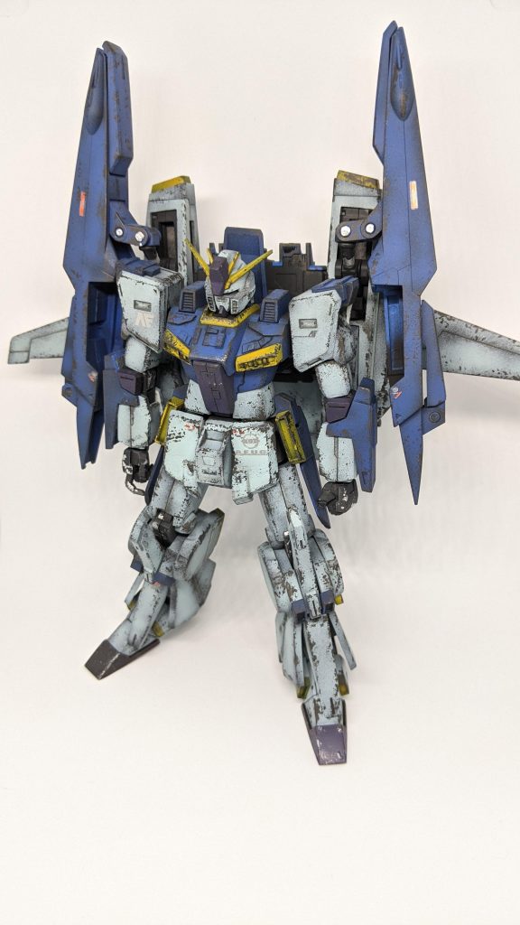 正面　カラーはユニコーンvrのリ・ガズィです。