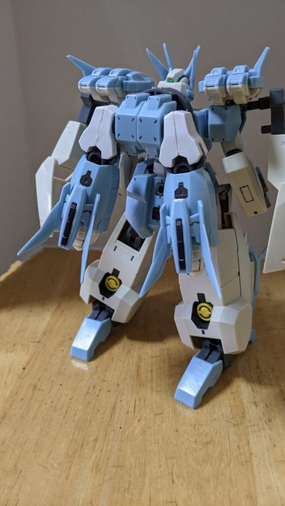 バックパックに搭載した『メガツインドライブ』によって可能となった新システム『ツイントランザム』発動すれば通常のトランザムの倍の機動力を発揮することができる!