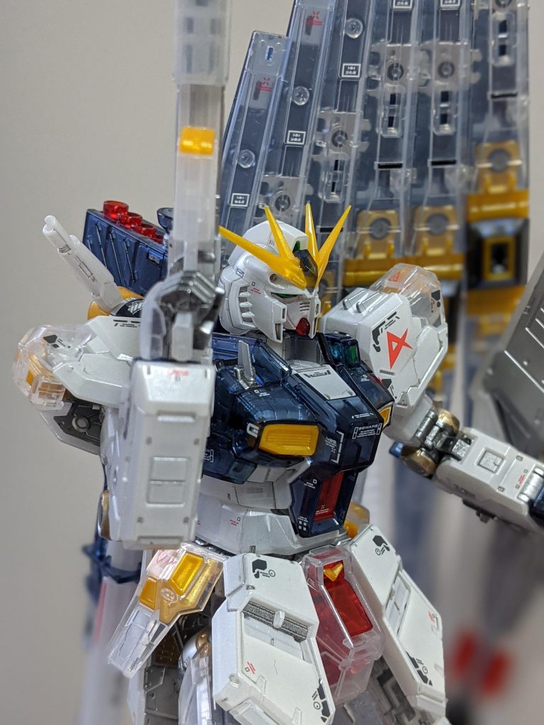 透ける機械感、豪華さ、緻密さを主軸に制作しました。デカールは少し主張が強すぎかと反省しています。