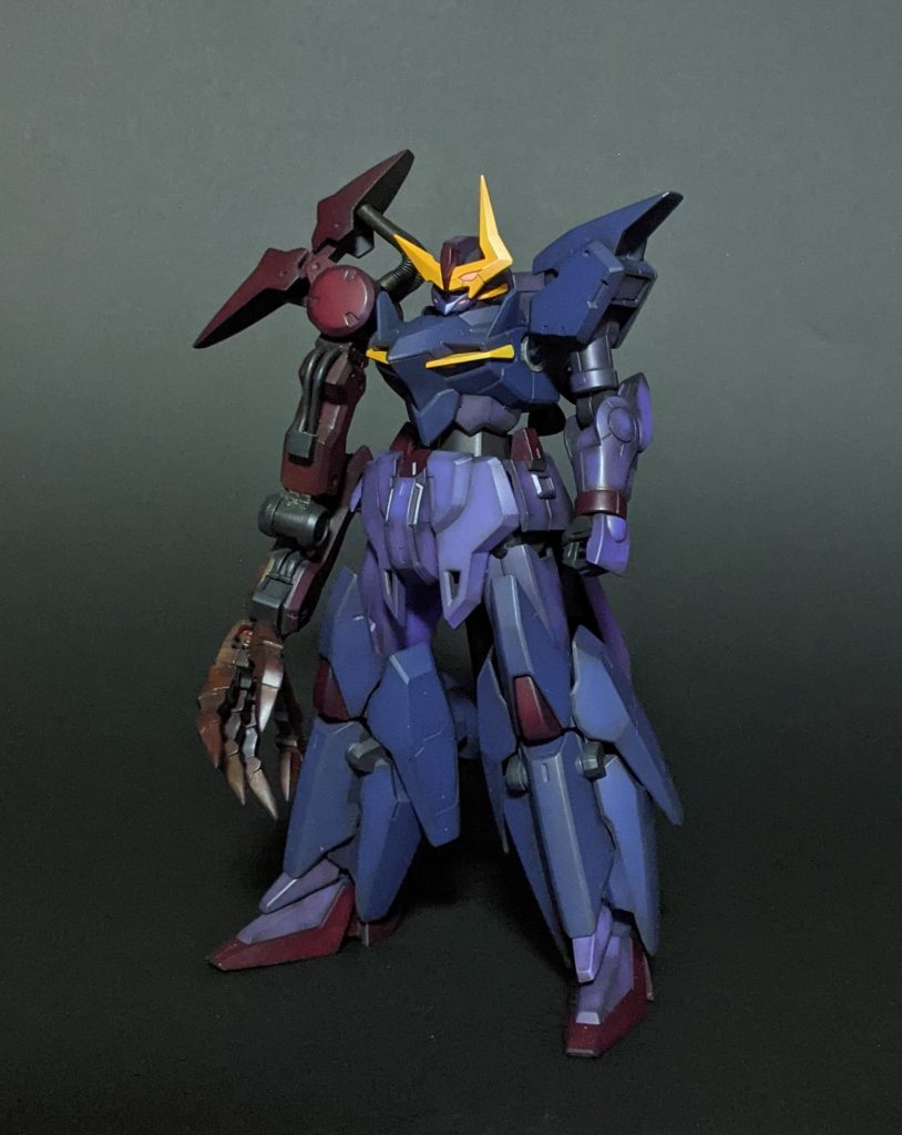 本体塗装完了勢いで左腕だけウェザリングして撮影していない事に気づき取った1枚そして右足のアンクルガード的なパーツが行方不明に😭プラ板でそれっぽい形を作って瞬着で無理矢理接着黒立ち上げは辞め時と言うか正解がいまいちわからなくて何度か塗り潰してしまいました。