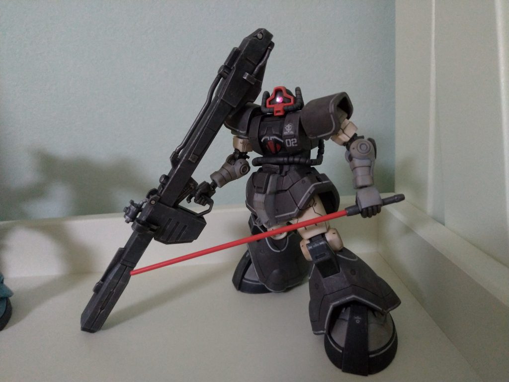 バズーカを片手で持つ姿が男前！HG ドム試作機：スミ入れ、つや消し、ウェザリング、ドライブラシ、Hアイズシルバーのドライブラシが鈍く輝く！ 