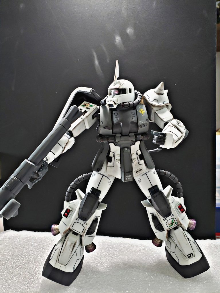 MG 1/100 MS-06R-1 シン・マツナガ専用 ザクII (機動戦士ガンダム–3枚目/制作者：ねる