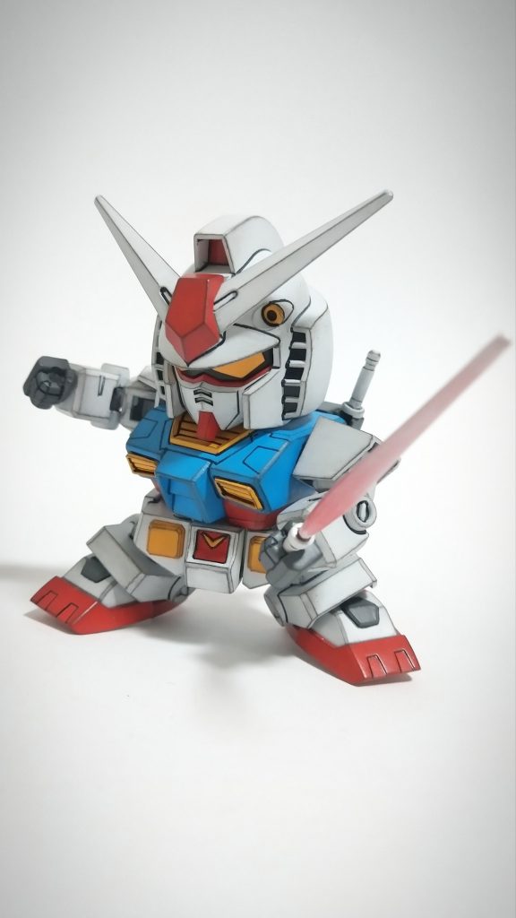 ビームサーベルの構え。