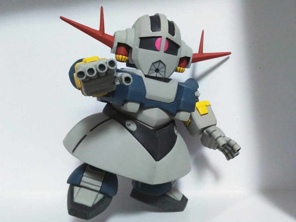 パーフェクトジオングにする時の足は旧版No.16のパーツを使用。足首部分にプラ板を貼って少し大きくしています。 