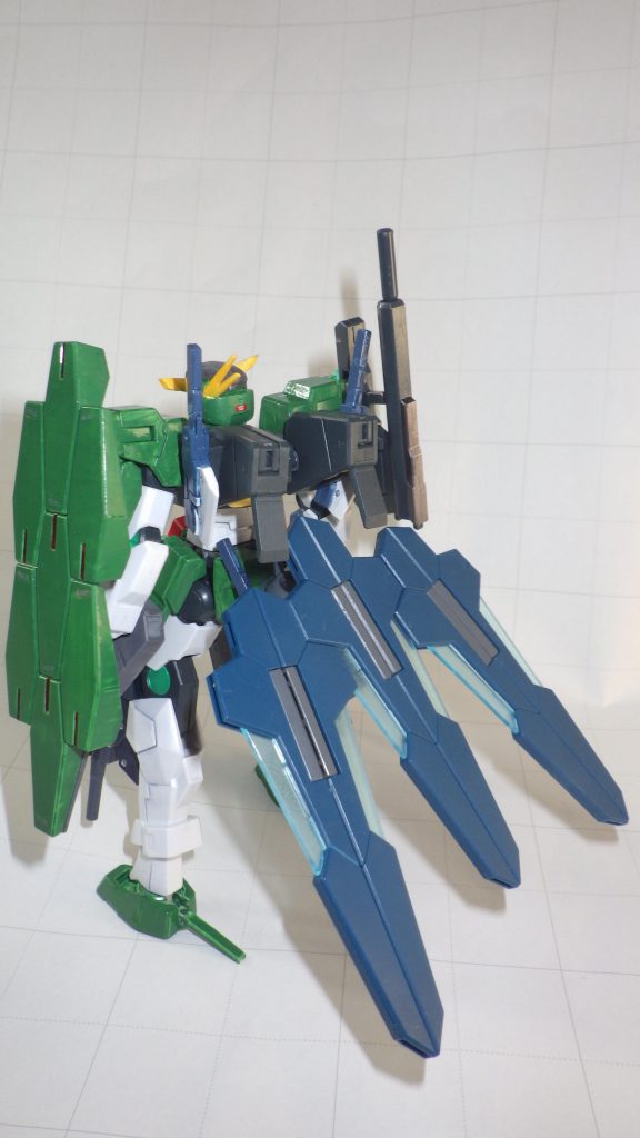 背面。ライフルビットをこの形で装備できることに気付いたのが、作成の始まり。