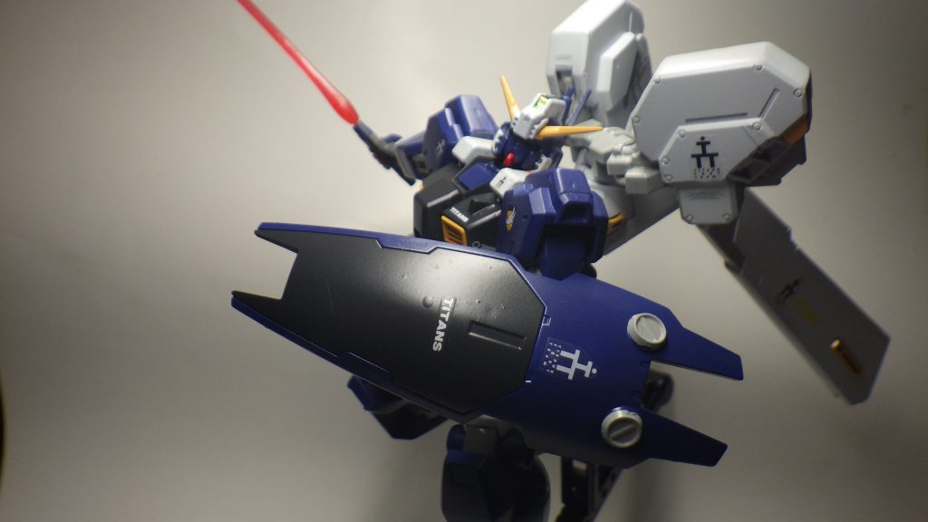ロゴ類はガンダムデカールで補填