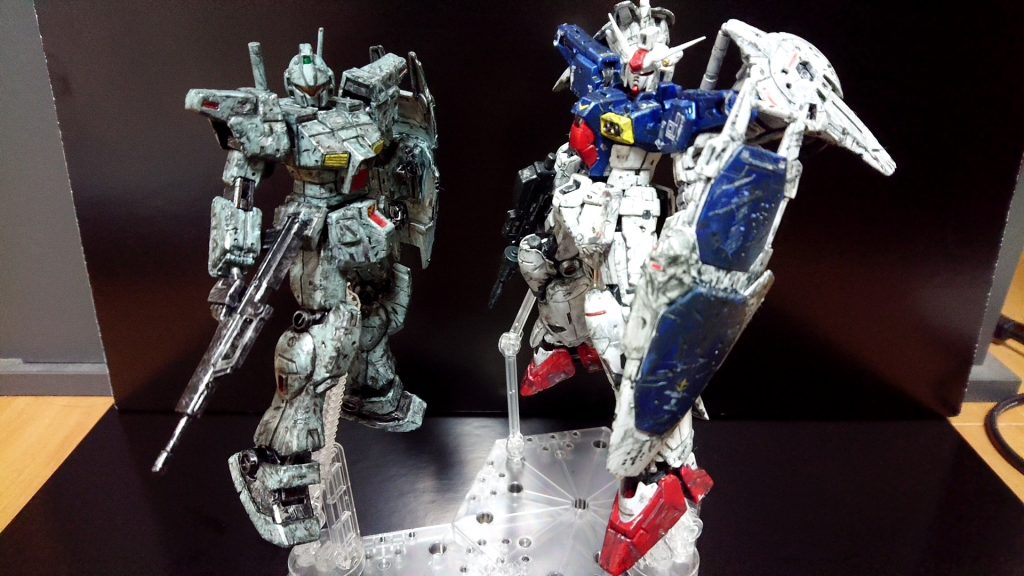 ジムカスタム君も、すっかり大人になりましたジムキャノンⅡが欲しくてたまりません再販してくれないかなぁ~転売ヤーが値段をつり上げすぎているので、手を出す気も起きやしない。オイラは、バンダイさんに、プラモデルを置いているお店に、お金落としたいのに。 バンダイスピリッツで、予約受注・生産規定数を超え次第、生産・発送で予約を取れば、かなり変わる気がする。むしろそうして欲しい。模型屋にしか行かない私が言っても、説得力ないかもしれませんがw