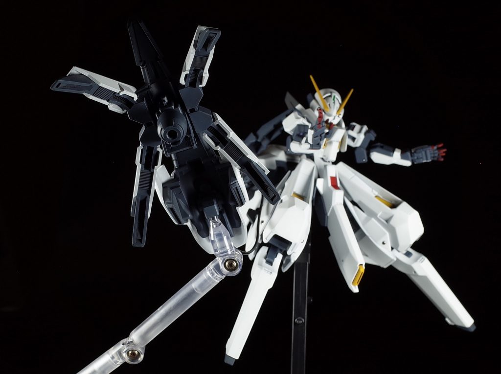 クローモード基部の穴埋め、結束バンドでディテールアップ。