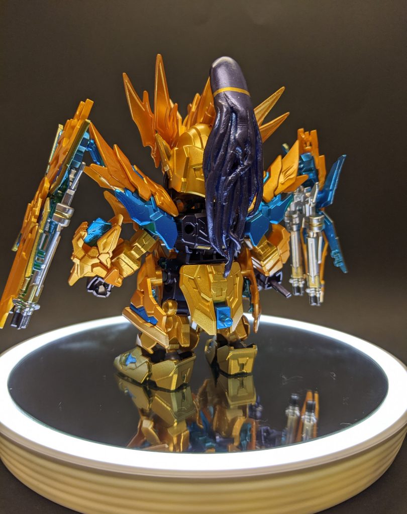 髪の毛があまり好きでは無かったのでパテで制作。→結果プレデターチックに、、。