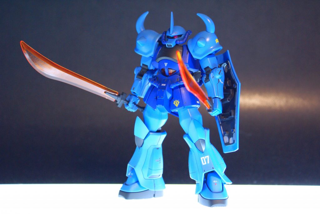 腕のマイナスモールド、腰部のモールド板を貼り付けしました。