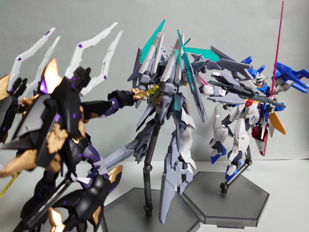 ヒロト「・・何やってるんですか!?隊長!」キョウヤ「白くて主人公の隊長のAGEファンとしての好奇心故にさ・・」ヒロト「なにやってるんですか・・本当にというか・・大丈夫なら、早くログアウトしてください」キョウヤ「・・あんまり大丈夫じゃなさそうだ」ヒロト「それが言いたいだけでしょう・・」キョウヤ「聞け・・ヒロト」ヒロト「隊長」キョウヤ「聞くんだ」ヒロト「はい・・」キョウヤ「ヒロト、お前は本当に世話のかかるやつだよなだが、いいんだよ お前はそれで私にはわかる。お前は凄いやつだXラウンダーじゃなくても凄いんだってヒロト、スーパーダイバーになれ誰よりも、この私よりも凄い 宇宙一のダイバーに」ヒロト(無茶をいわないでくれ・・)キョウヤ「勘のいいお前なら、この後は何をすればいいかわかっているな?期待・・している・・ぞ」