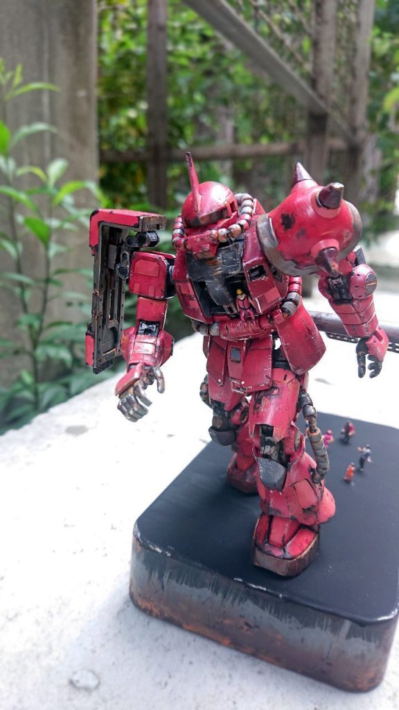 坐在查爾的 出租車上，他已經老了並且變形了。似乎一切也不再重要。