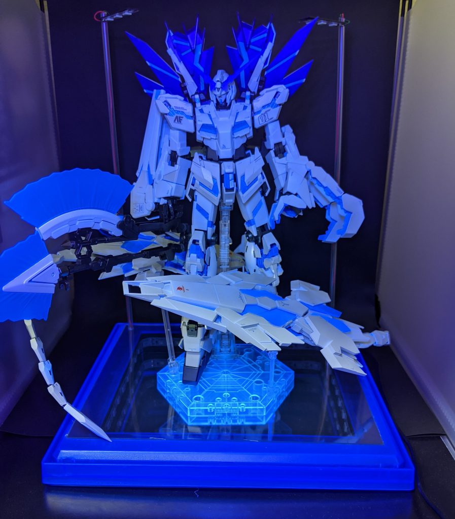 フェネクスポーズ発光状態。