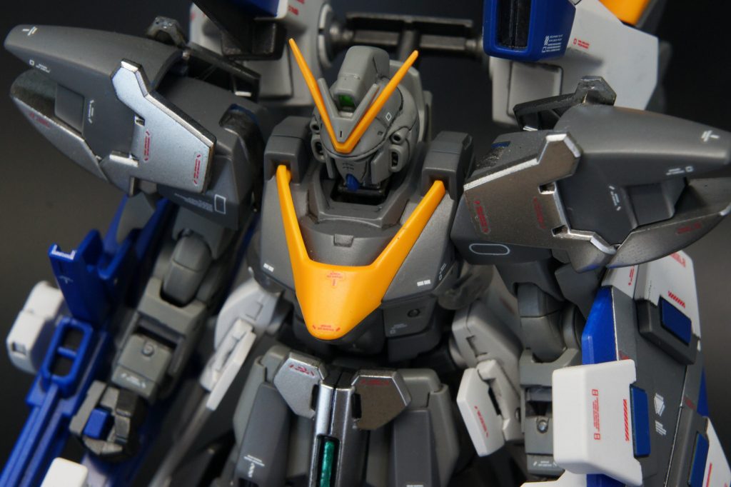 イエローの“V”が2つ並ぶ象徴的なデザイン、いいですよね。