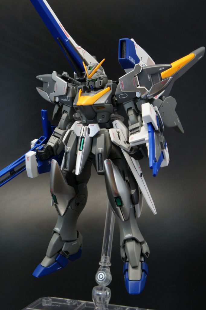 アンチビームコーティングは、シルバーで塗装してみました。初のエアブラシだったので、なかなか苦労しました。