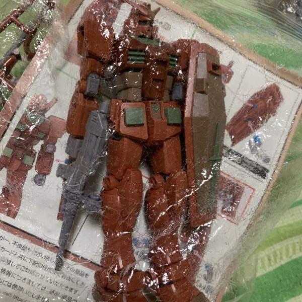 袋から出さずに組んだEGガンダム［クリスマスカラー］