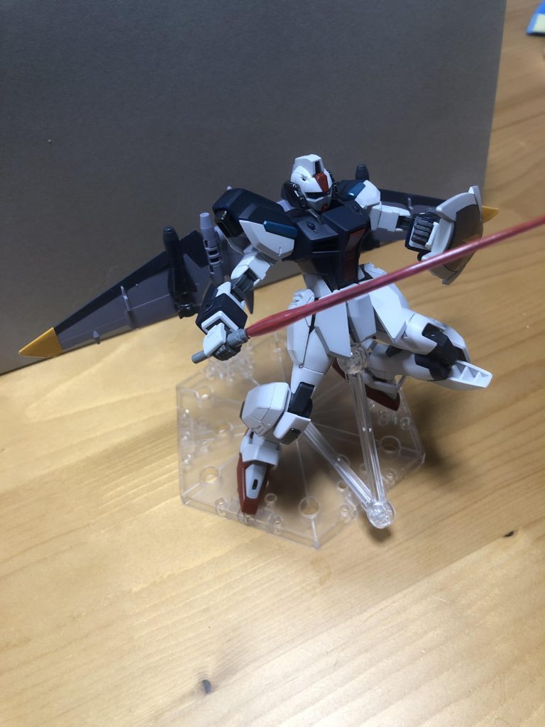 初投稿になります！コメントとかいただけると嬉しいです！ダガーLとウィンダムをミキシングして、オリジナルの機体を作成しました。脳内設定では、このような機体が何種類か存在し、それらのプランを集めたものがウィンダムになっていく。と考えています。ダガーLの肩と脚をウィンダムに差し替え、色味の統一を行いました。