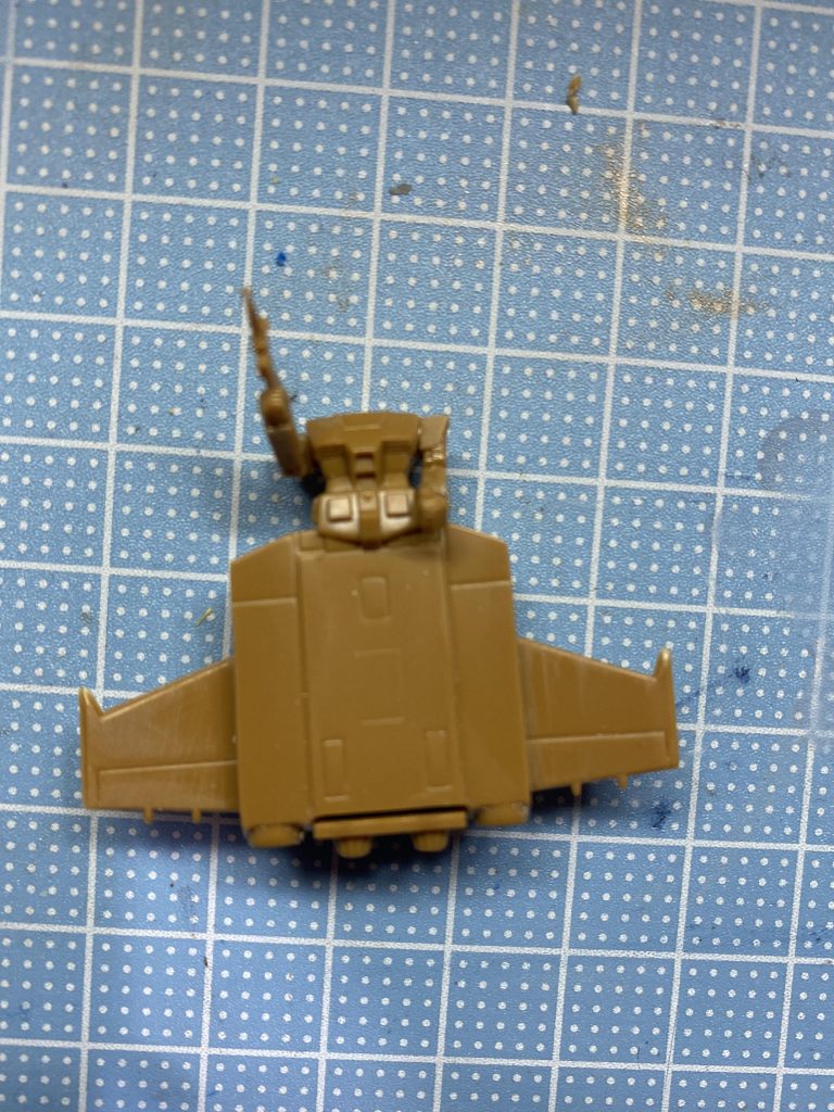 全塗装の予定でしたが、頭が行方不明になったので見つかるまでは保留です。多分、捨てたんだろうけど