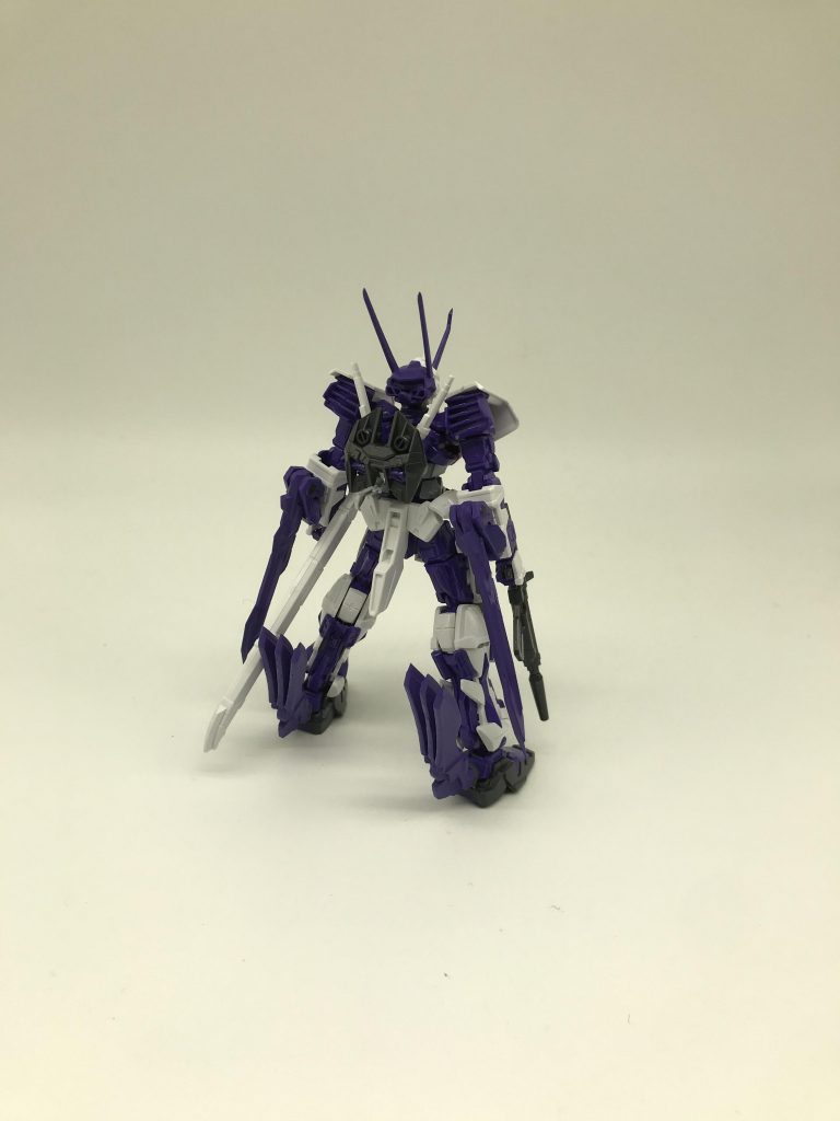 基本的にはレッドフレームのフレーム部分を塗装するだけで改造は少なめです。