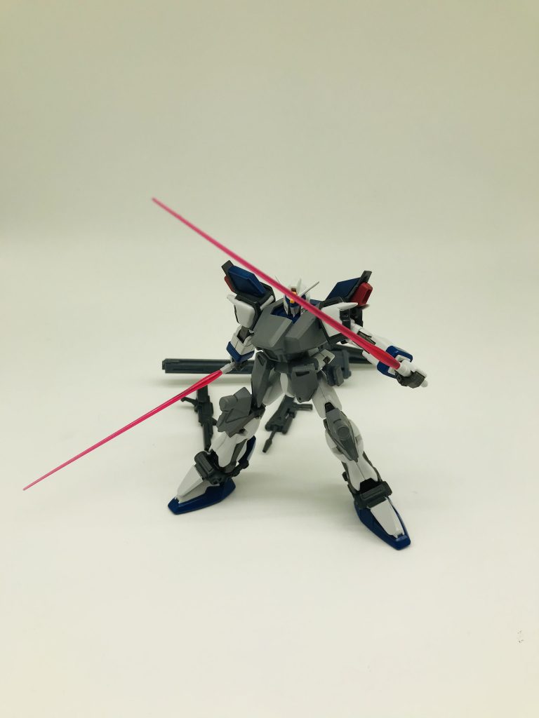 ビームサーベルは膝から取り外して使用できます。ツイッターに他のガンプラをあげているので是非ご覧ください。https://twitter.com/tomatozerii/status/1393169735206936580?s=20