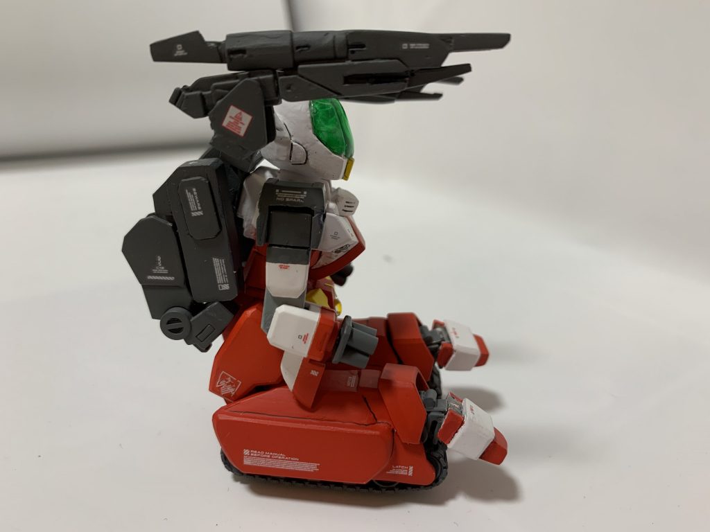 側面から。キャノン部分は、取り外しできます。