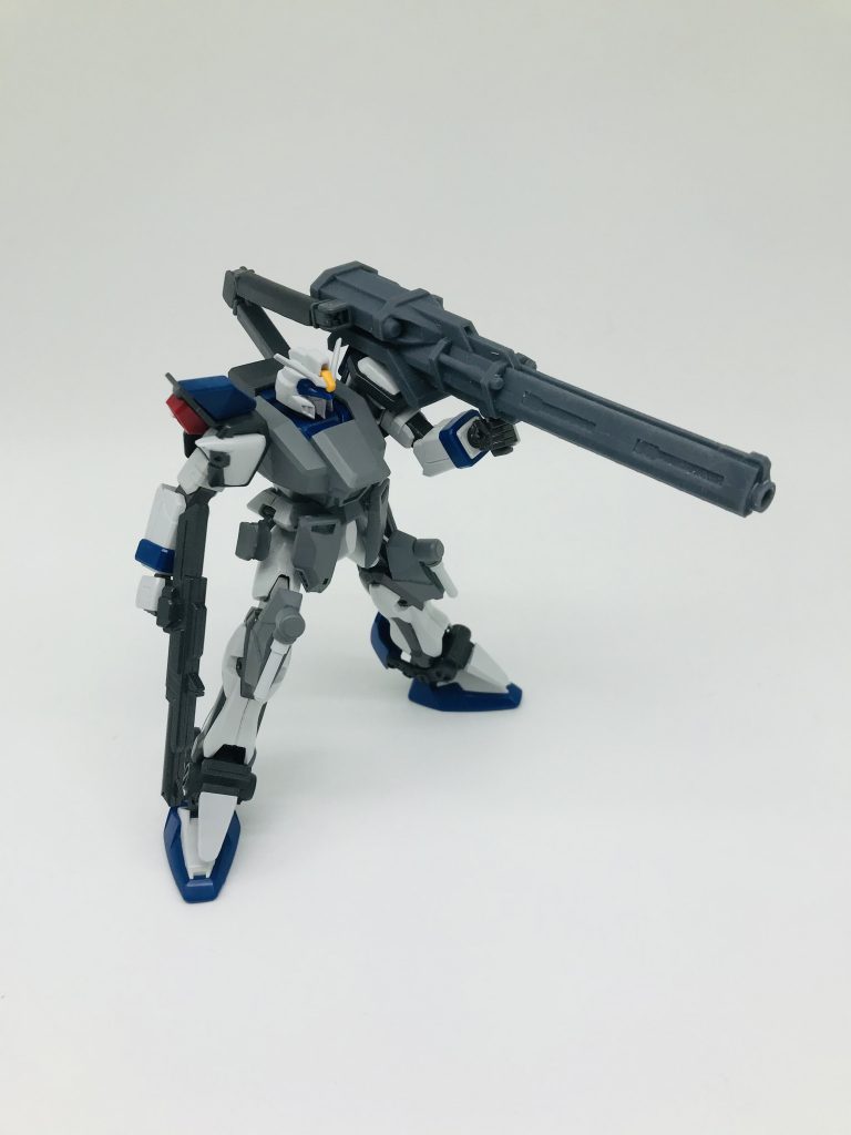 ゲイボルグは前に展開して持つことが可能です。