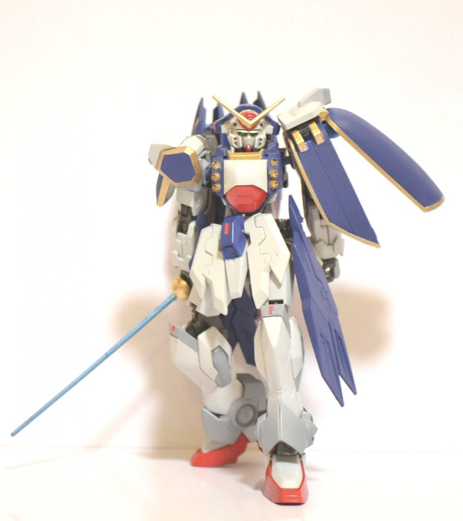 正面からひざ上にスジ彫りを入れて塗り分けしました。ふくらはぎの塗り分けが意外と悩みました。