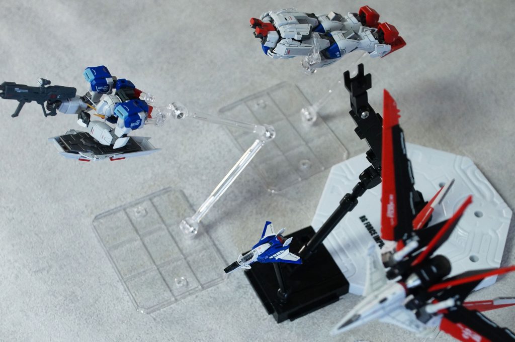 一応コアスプレンダーの塗り分けやってます。見切り線入れておいて欲しいですね。じじーのこのサイズの筋彫り無理ゲー