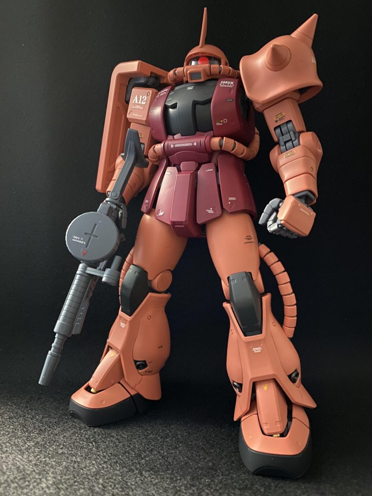 ザクマシンガンを持って素立ち。関係無いですけど個人的にはガンプラは素立ちが1番カッコいいと思ってます(ポーズ取らせるのが下手なだけ説)