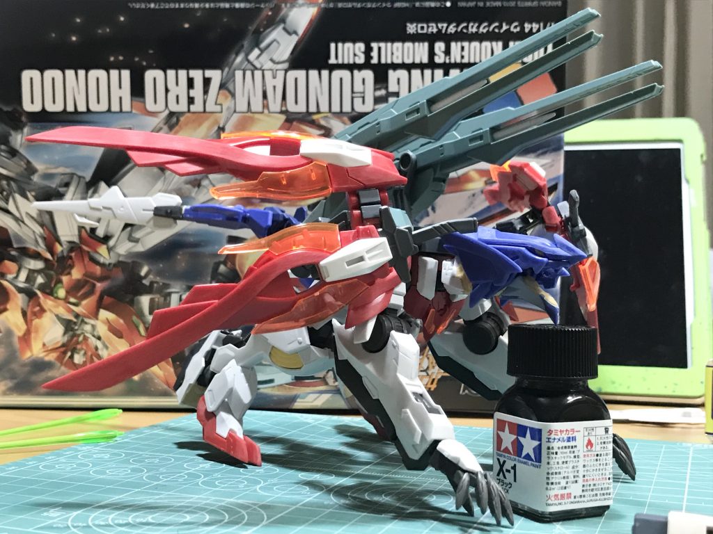 頭部はアニマギアを使用しまして、本格的なドラゴンに変形を目指すことに致しました。首のところはカスタムキットに付いていた頭部を使用しています。手足はルプスレクスの腕を使用致しました。