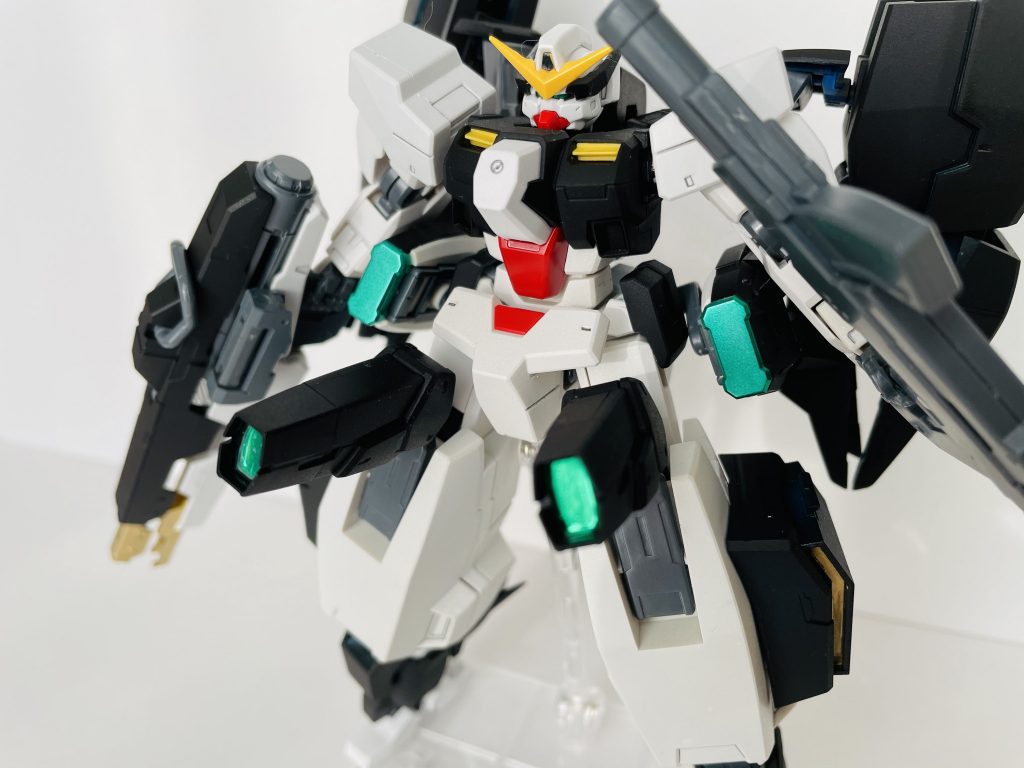 武装3 GNキャノン×4門セラヴィーの膝キャノン×2プトレマイオス×2