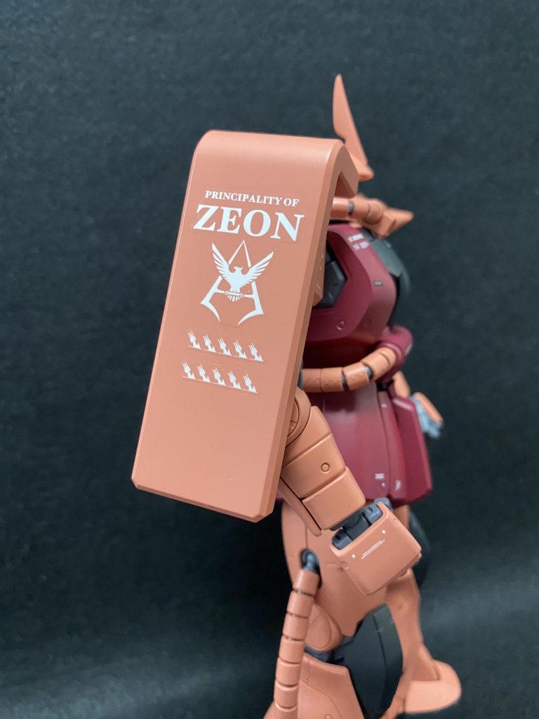 デカールは別売りの水転写を使いました。いつも思うんですけど、MGはもう500円プラスしていいから最初から水転写入ってて欲しい。まぁ無理なのは承知で言ってますwただデカールも手に入りにくいので、それなら在庫をもっと持って欲しいな…。