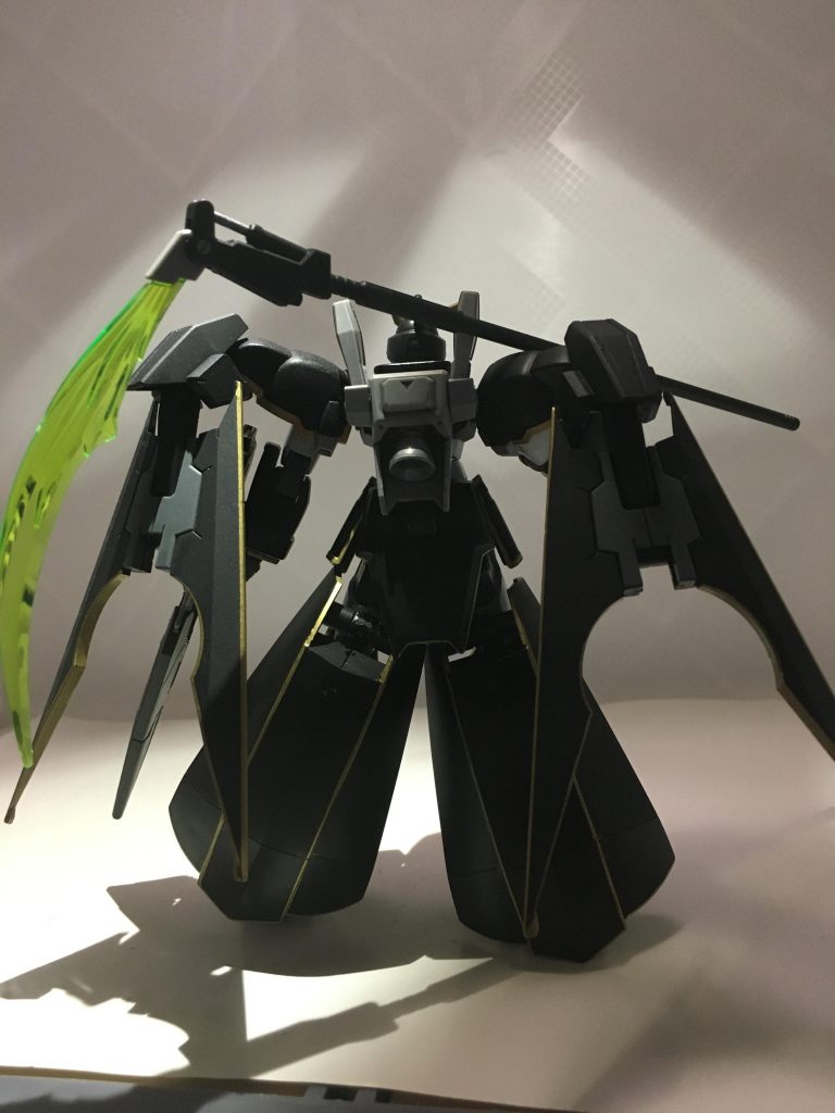 後ろ姿はやんちゃなヤンキーになってしまいました。