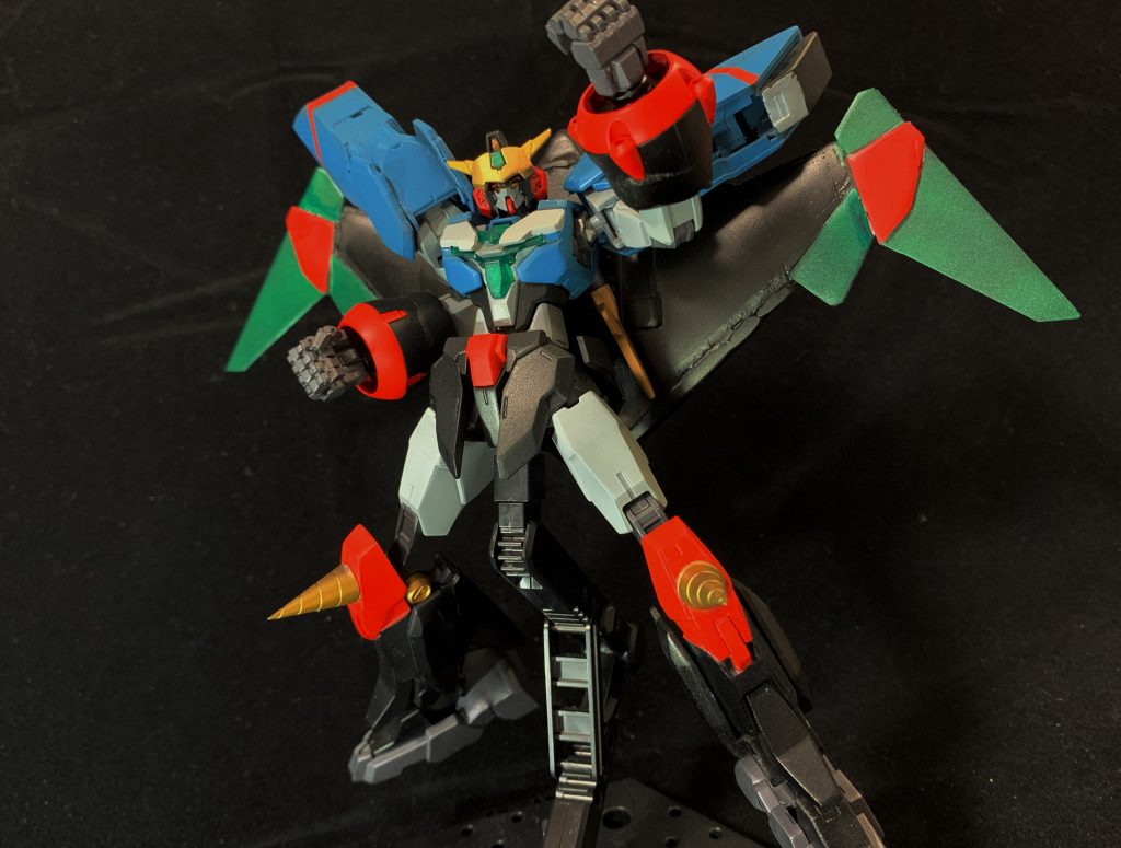 ゴルディオンハンマーも無ければ、ディバイディングドライバーも無い、こんなのガオファイガーじゃない!と思われる方もいると思いますが、製作者のイメージするガオファイガーをガンダムに落とし込んだ形がこの形なので許してください笑