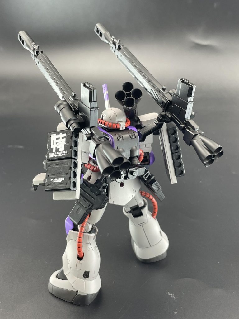 後ろ別角度デカールを貼ってみました。「特」のマガジンはきっと特殊な弾頭が入ってるんだと思います。
