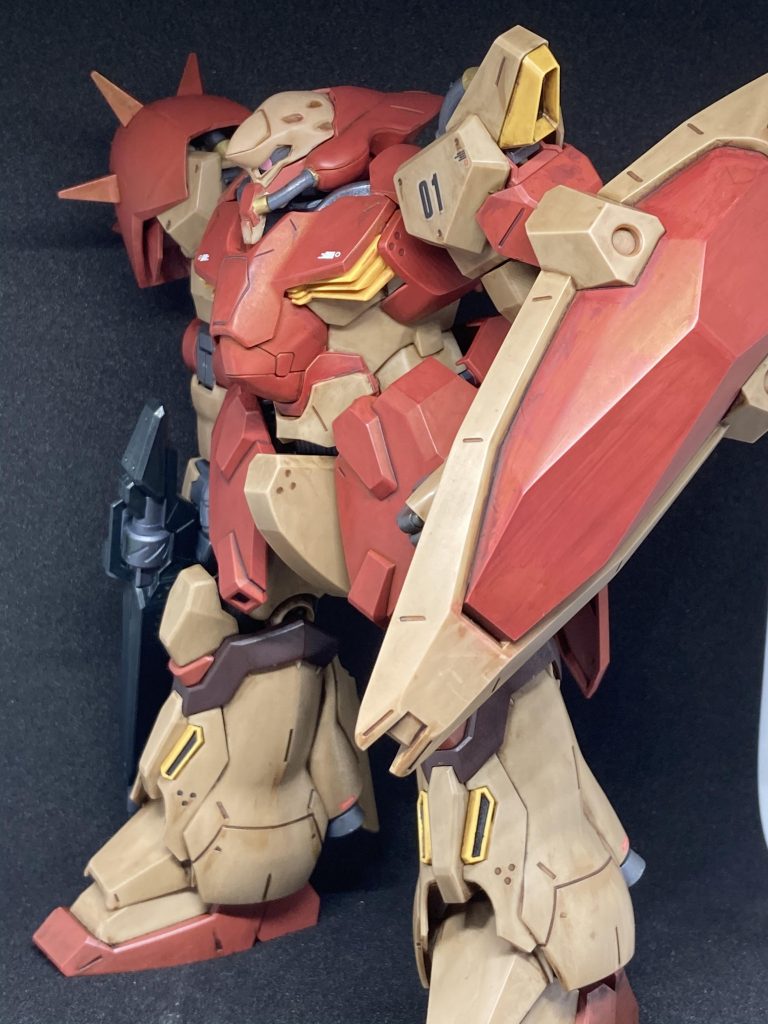 左側からの立ち姿