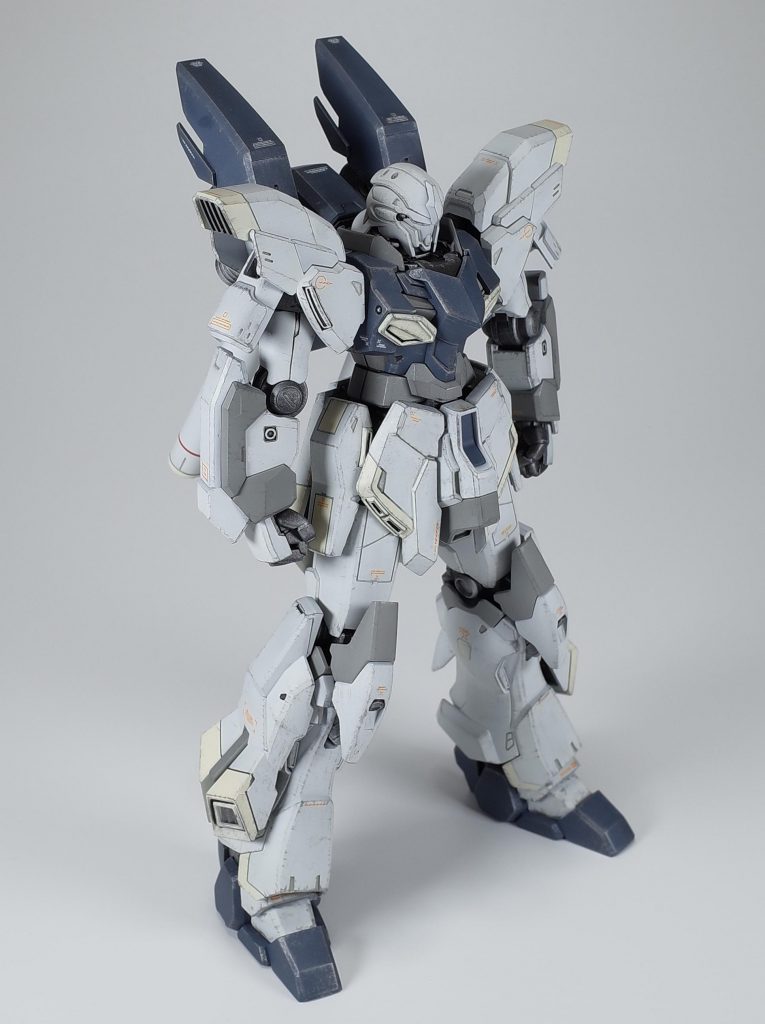 肩のスキマにシイタケ塗分けのためにスジボリ追加しています