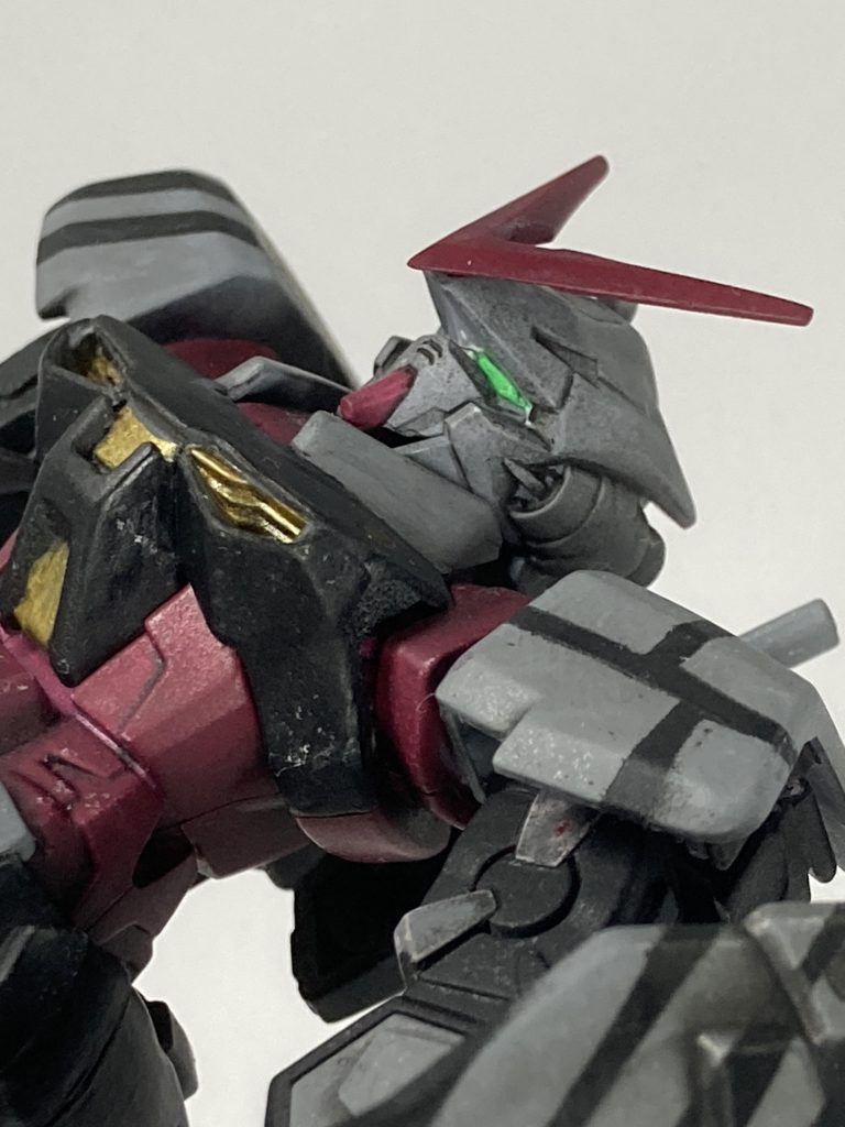 つや消しコートの吹きすぎと湿度管理不足で白化してしまい、溶剤を含めた綿棒で撫でて修正を試みましたが、粗いですね(›´ω`‹ )失敗を糧に精進!💪😇