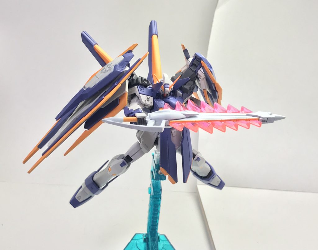 多目的兵装「クジャク」(ブラスターモード)。こちらも原型機同様にムラマサ・ブラスターに相当する威力を誇る格闘戦形態であり、主にバタフライ・バスターBの出力では足りないような相手に近接戦闘を挑む際に使用される。