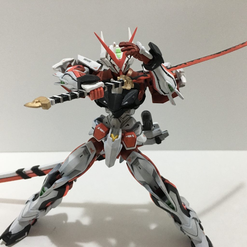 刀身は赤と黒で塗っています。