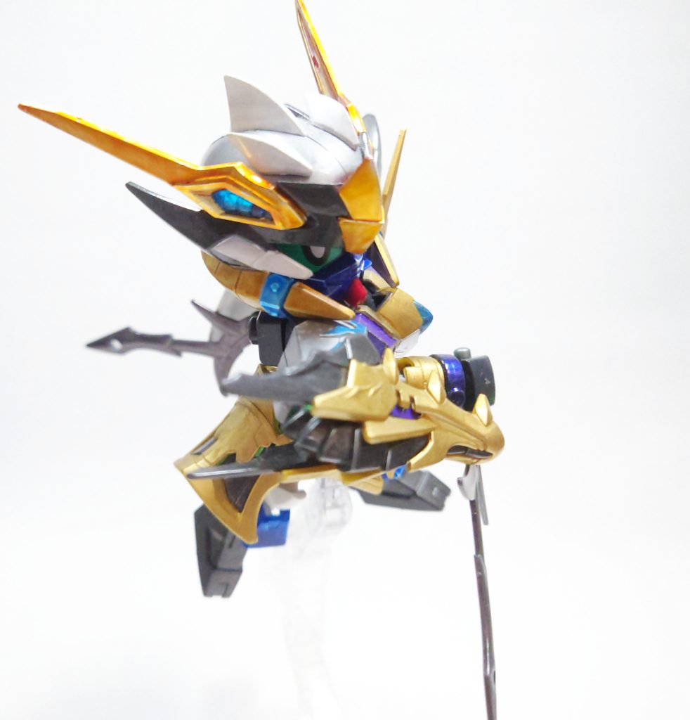 三国伝ではなかなかアクの強い役柄として登場した郭嘉ですが、創傑伝は武将の活躍がメインとなり軍師のキット化はかなり控えめに…。魏もといブルーウィングも、純粋に軍師と言えるのは荀彧ストライクノワールのみとなってしまいました。三国志では軍師推し…というより一番好きな人物が郭嘉なので、作成してみました。…というのは結構建前でして。蒼翔記最終回更新日に、赤壁の戦い後の曹操よろしく「郭嘉がいれば、荀彧だって死ななかったんだ!」と半泣きになりながら構想を練り上げました。正直、それぐらいショッキングでした…。