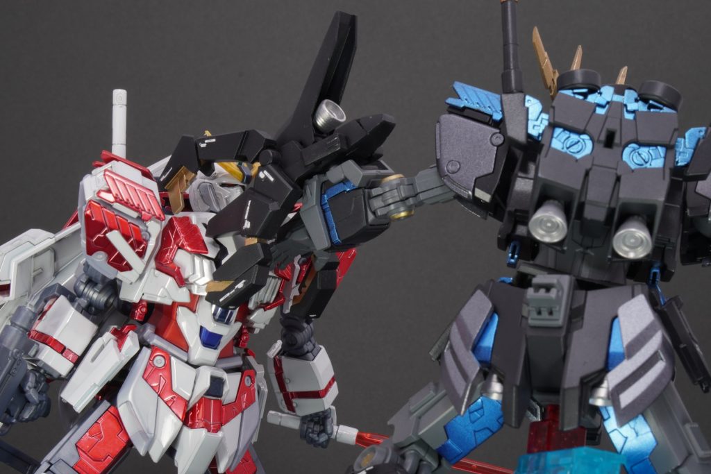 アームドアーマーVNにはアルミ線を仕込んで、より大きく稼働する様に改造しています。犠牲になったナラティブさん。