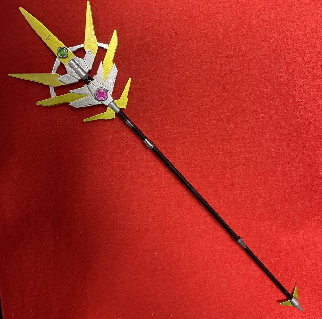 地味に塗り分けが大変だった武器。「ダイの大冒険」の、大魔王バーンの武器『光魔の杖』をイメージした塗り分けです。