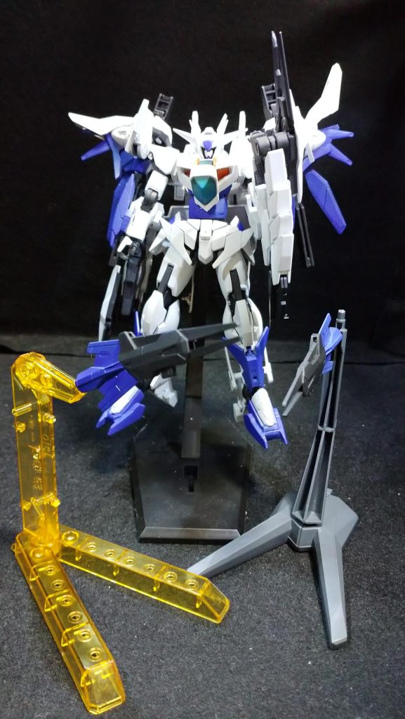 GNオーバービットバックパックに搭載されたビームキャノン。バックパックに装備するとGNバスターキャノンになる。破壊力が高く、キャノン・タンク形態時の主力兵装となる。先端はビットになりオールレンジ攻撃が可能となる。