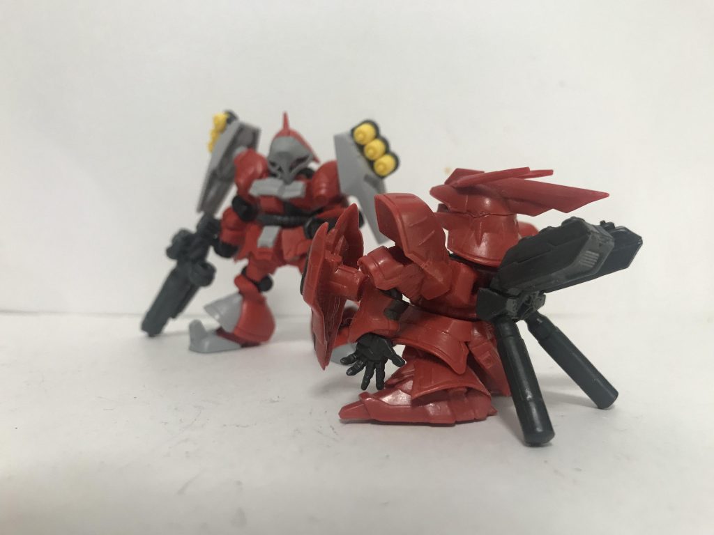 小さいなぁ！完全な余談ですがうちのガシャポン戦士fサザビーは首ジョイントが付いて無かったので頑張りました（語彙力）気になる方はこのLINEアカウントを見てみてください！このアカウント今後使える事がありえない　情報を投稿したりしております。告知です。